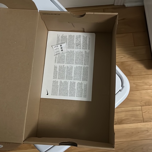 Women’s light bone vapormax 2021 flyknit - Picture 13 of 13